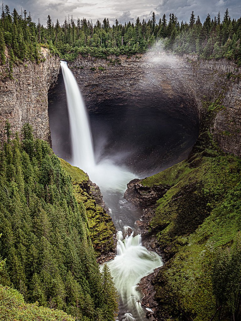 Helmcken Falls waterfall