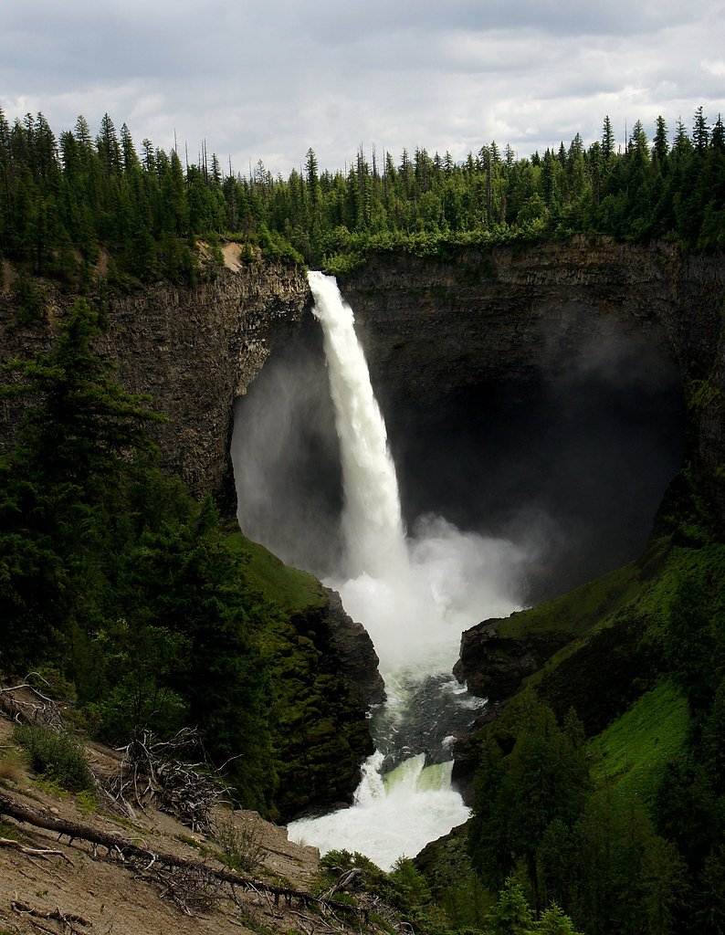 Helmcken Falls waterfall