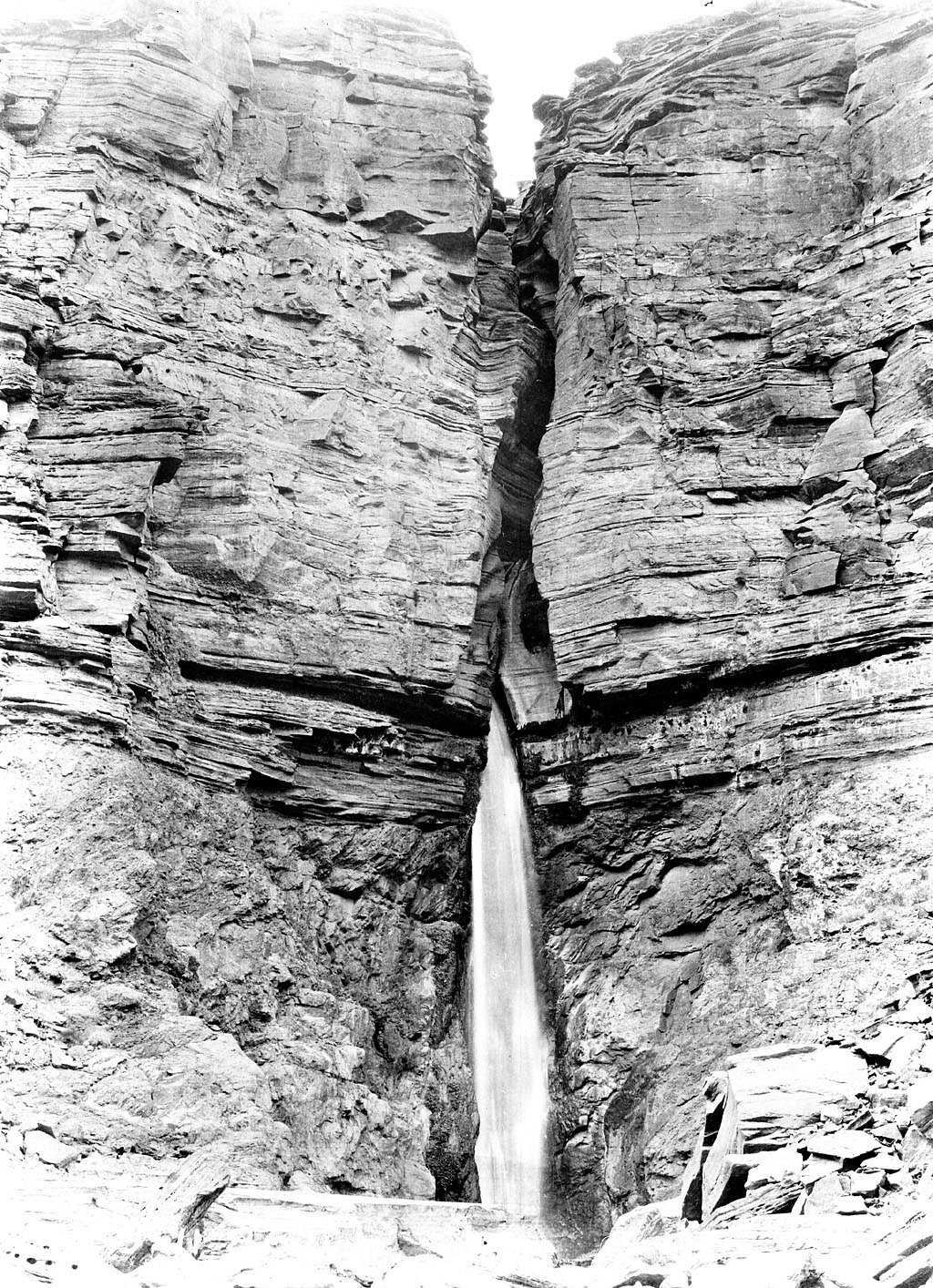Deer Creek Falls waterfall