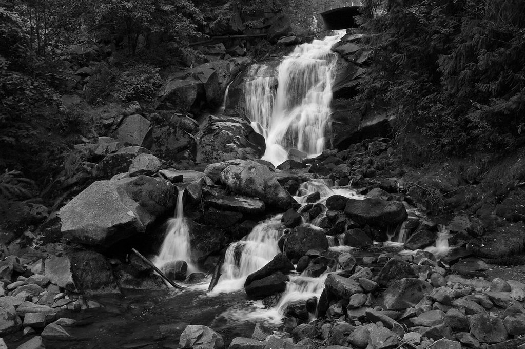Cottonwood Falls waterfall
