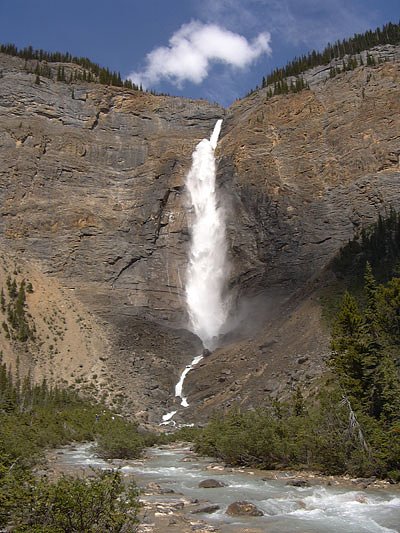 Takakkaw Falls waterfall