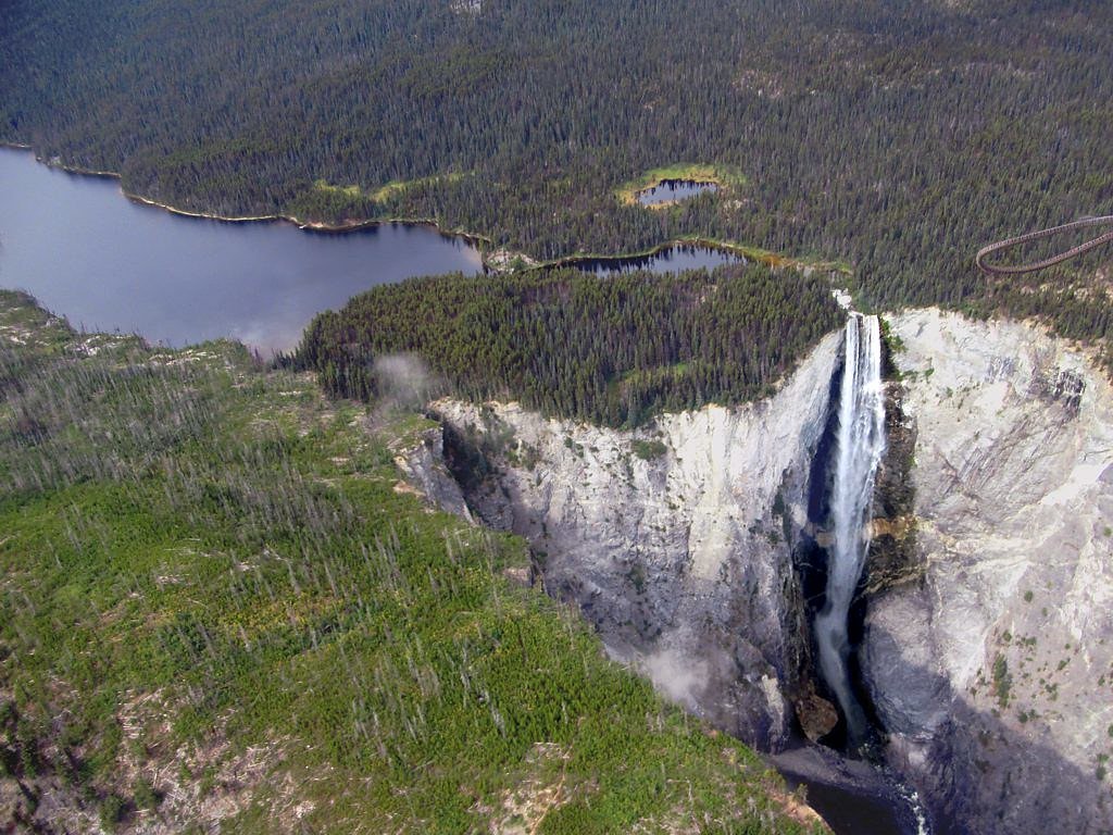 Hunlen Falls waterfall