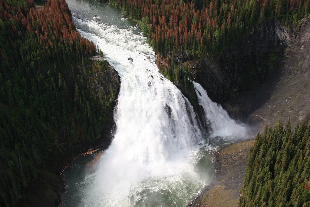 Kinuseo Falls, Monkman Park