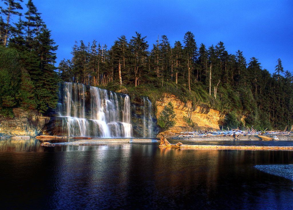Cliff Lake Falls waterfall