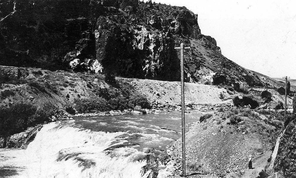 Bear Falls waterfall