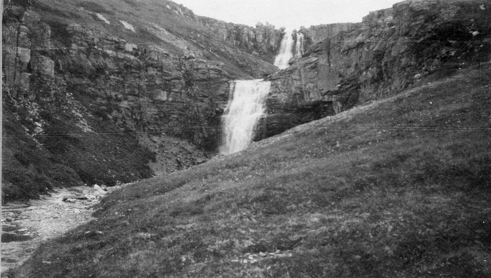 Crooked Falls waterfall