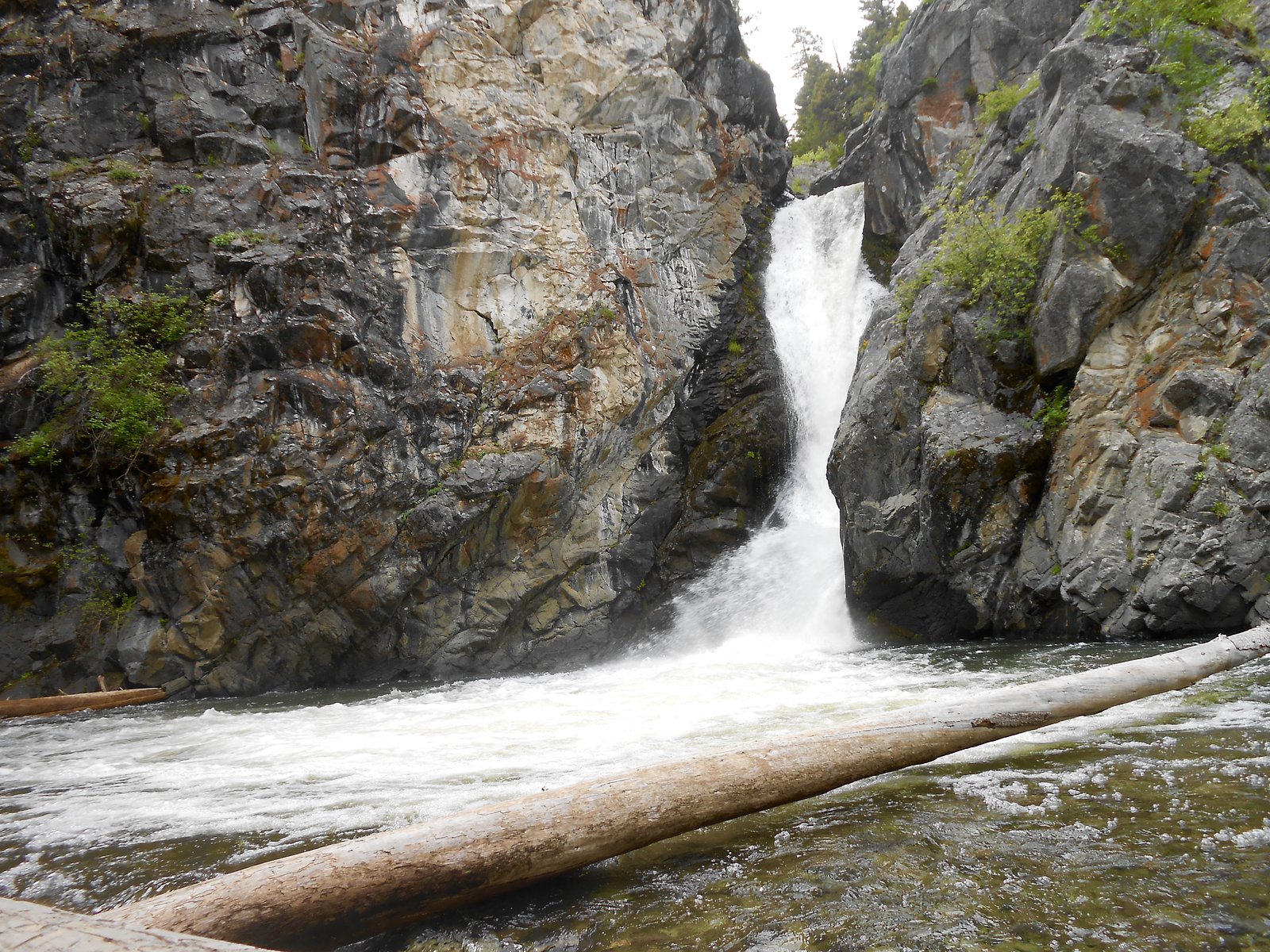 Crow Creek Falls waterfall