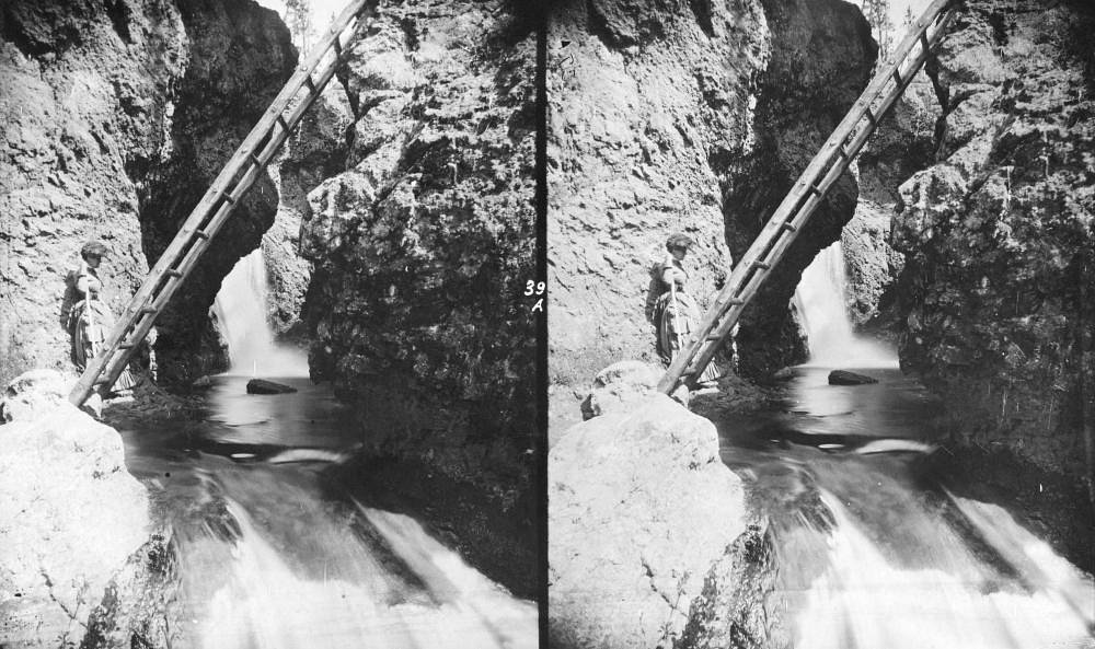 Crystal Cascade Falls waterfall