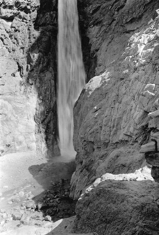 Deer Creek Falls waterfall