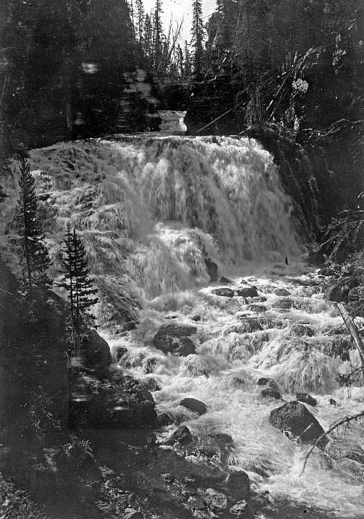 Golden Gate Falls waterfall