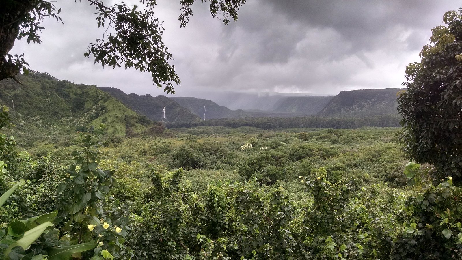 Keʻākū Falls waterfall