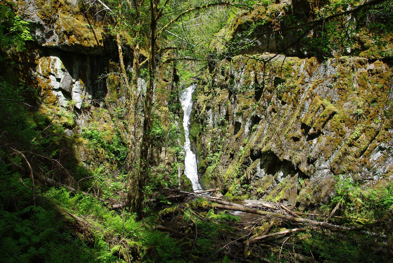 Ki-a-Kuts Falls waterfall